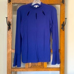 Candies junior ribbed long sleeve top. Gently worn, no snags or holes.